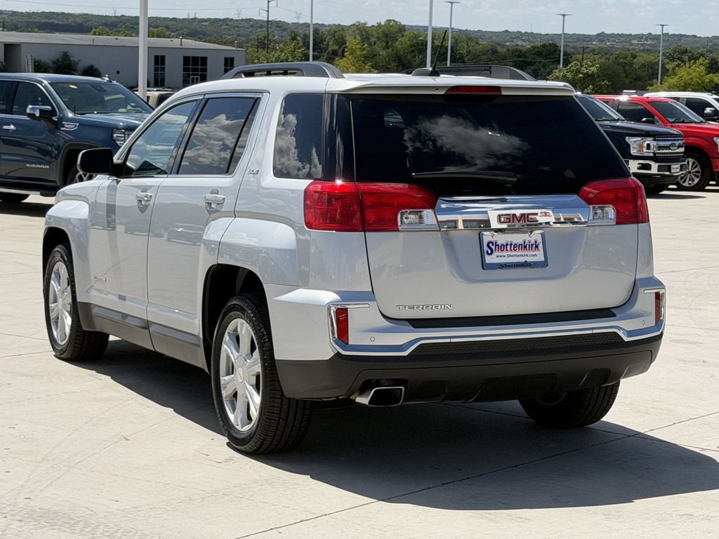 Used 2017 GMC Terrain SLE w/ Driver Alert Package I FWD image 4