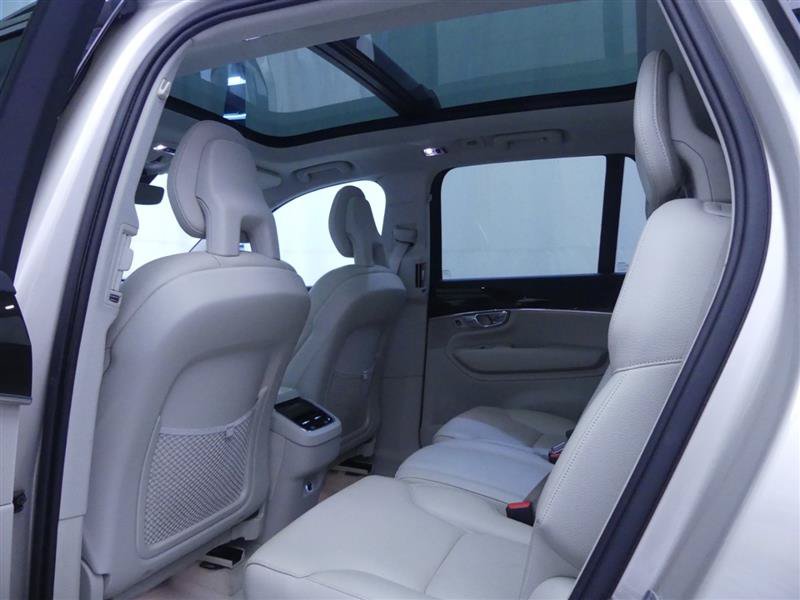 Used 2016 Volvo XC90 T6 Momentum w/ Momentum Plus Package AWD/4WD image 22