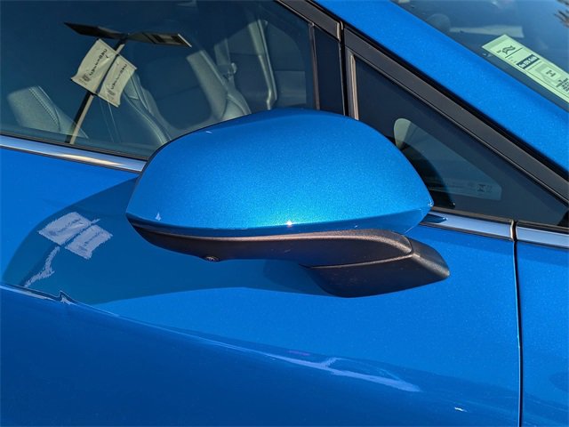 Used 2025 Chevrolet Equinox EV LT w/ Convenience Package image 11