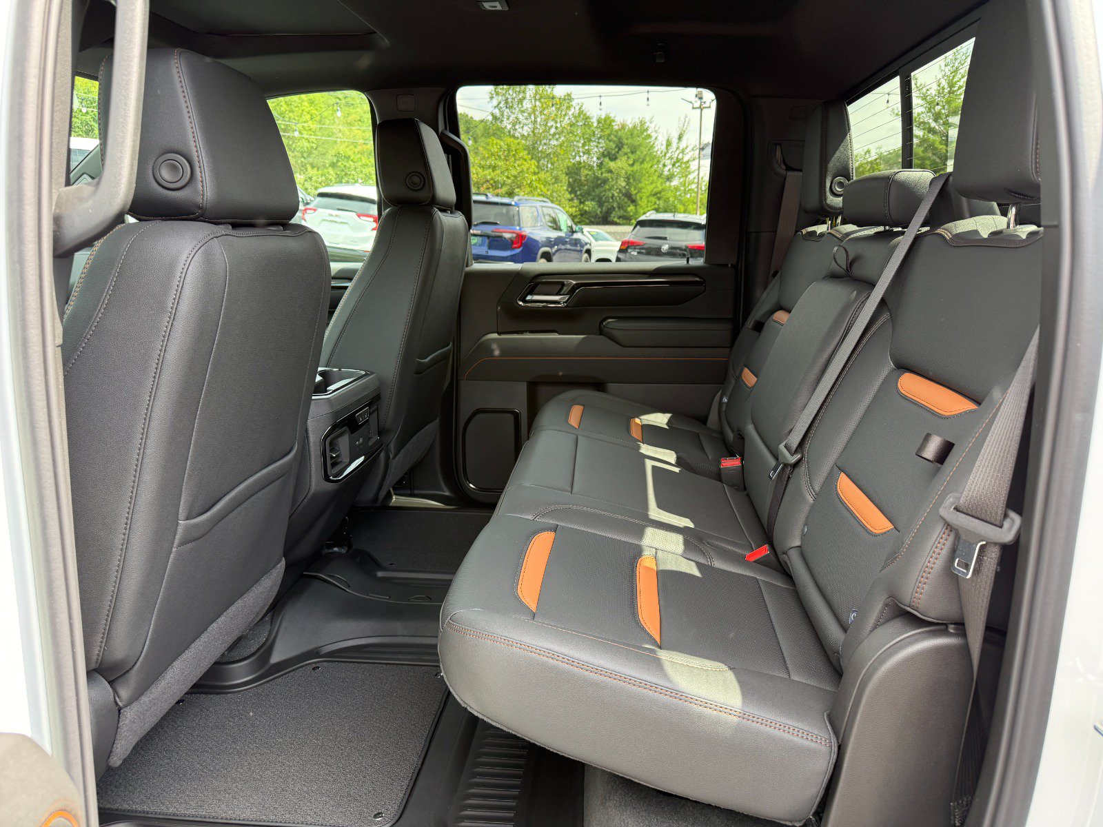 New 2026 GMC Sierra 2500 AT4 w/ AT4 Preferred Package AWD/4WD image 17