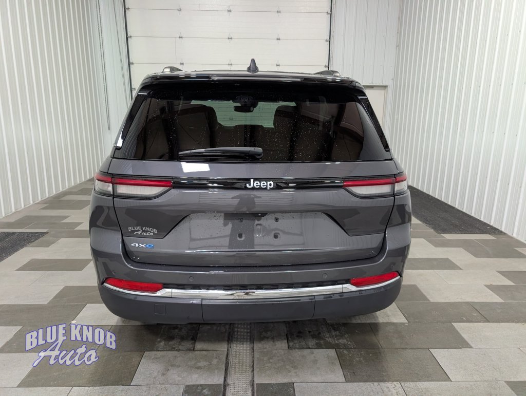 Used 2024 Jeep Grand Cherokee Limited 4xe AWD/4WD image 3