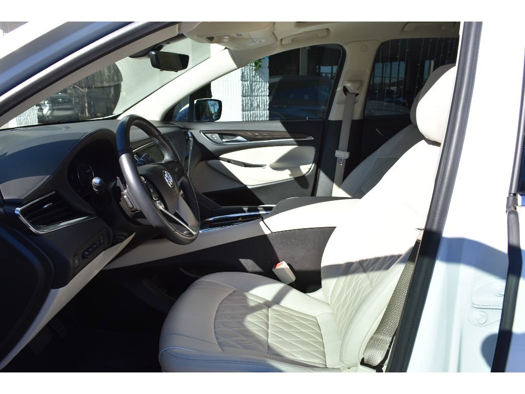 Used 2023 Buick Enclave Avenir w/ Avenir Technology Package image 10