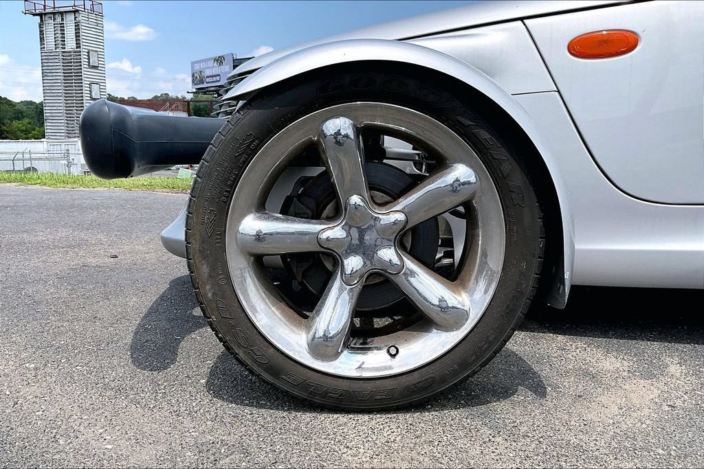Used 2001 Plymouth Prowler RWD image 2
