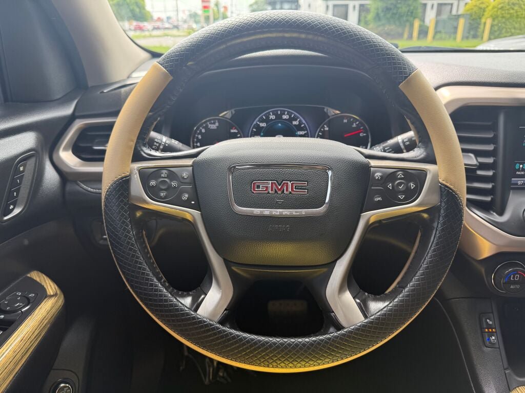 Used 2018 GMC Acadia Denali w/ Technology Package AWD/4WD image 13