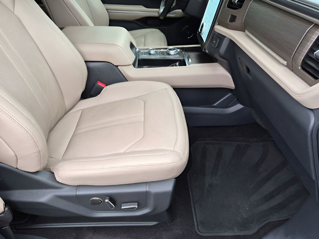 Used 2022 Ford Expedition Max Limited AWD/4WD image 19