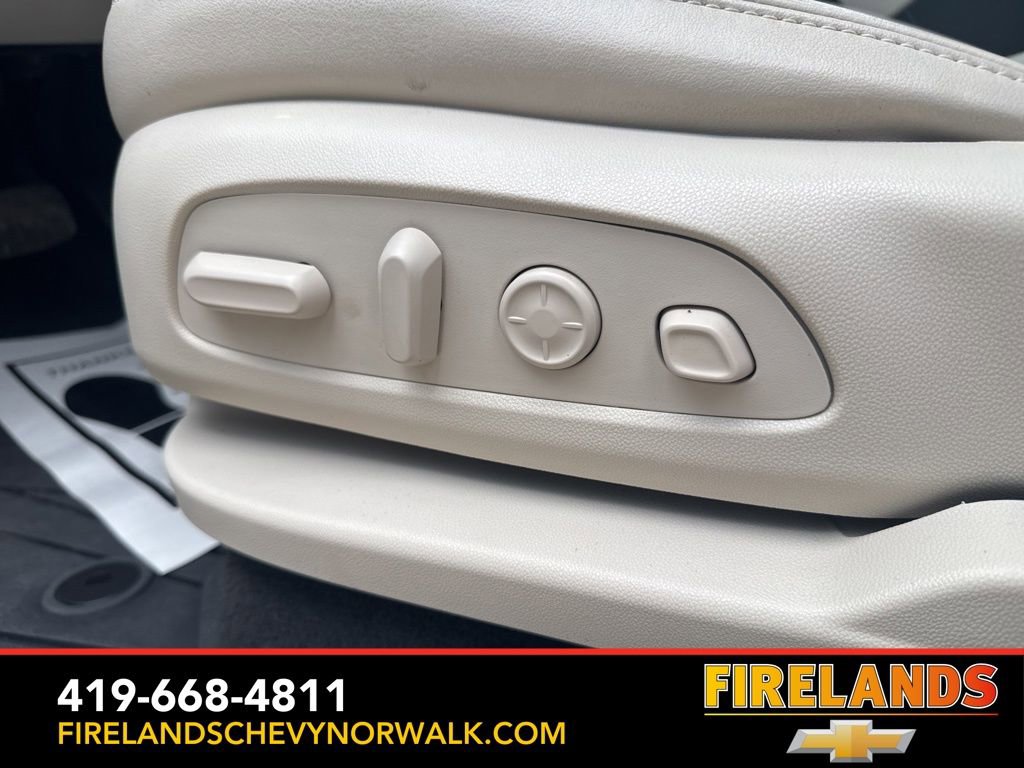 Certified 2024 Buick Enclave Avenir w/ Avenir Technology Package image 18