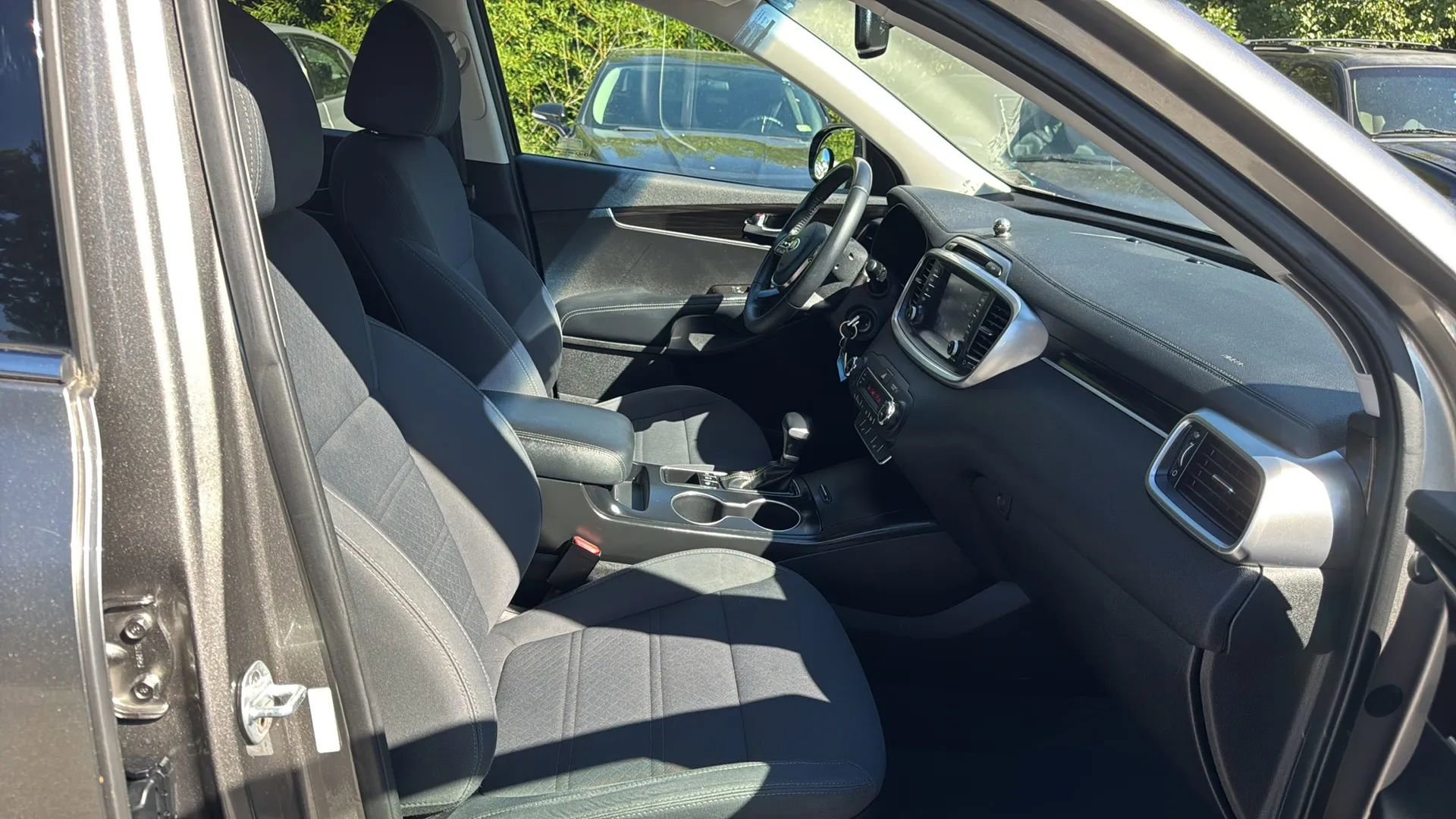 Used 2019 Kia Sorento LX w/ LX Convenience Package image 12