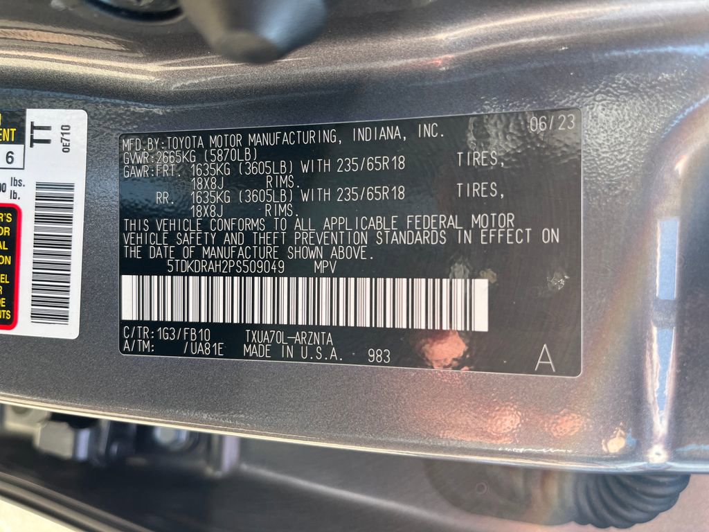 Certified 2023 Toyota Highlander L image 32