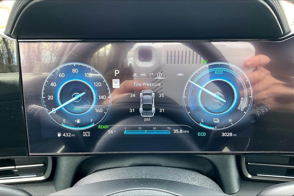 Certified 2025 Hyundai Elantra SEL image 20