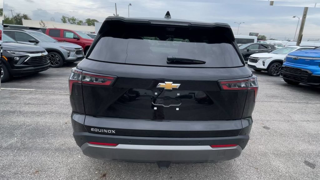 New 2026 Chevrolet Equinox LT w/ Convenience Package II FWD image 9