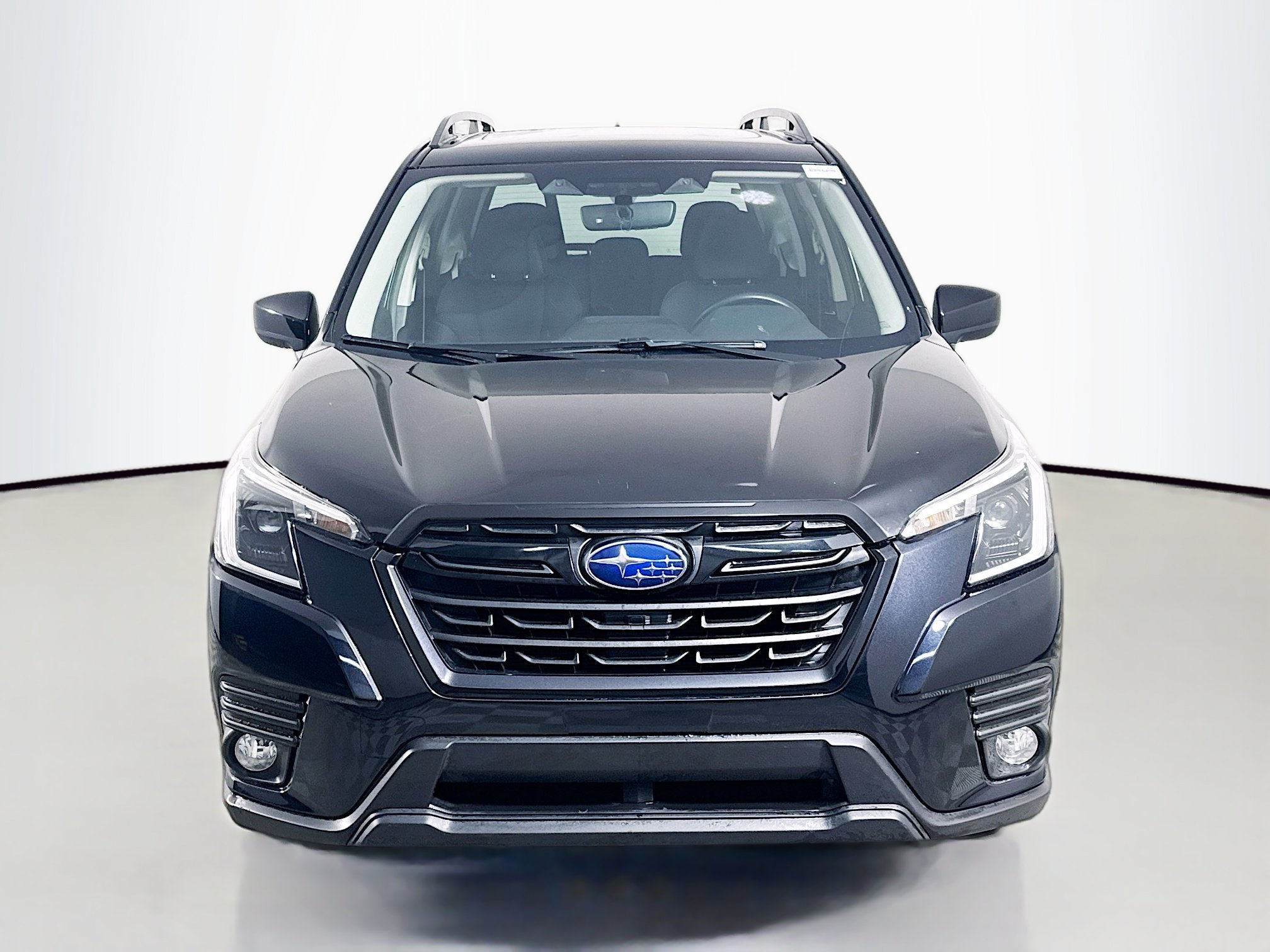 Used 2022 Subaru Forester Premium AWD/4WD image 2