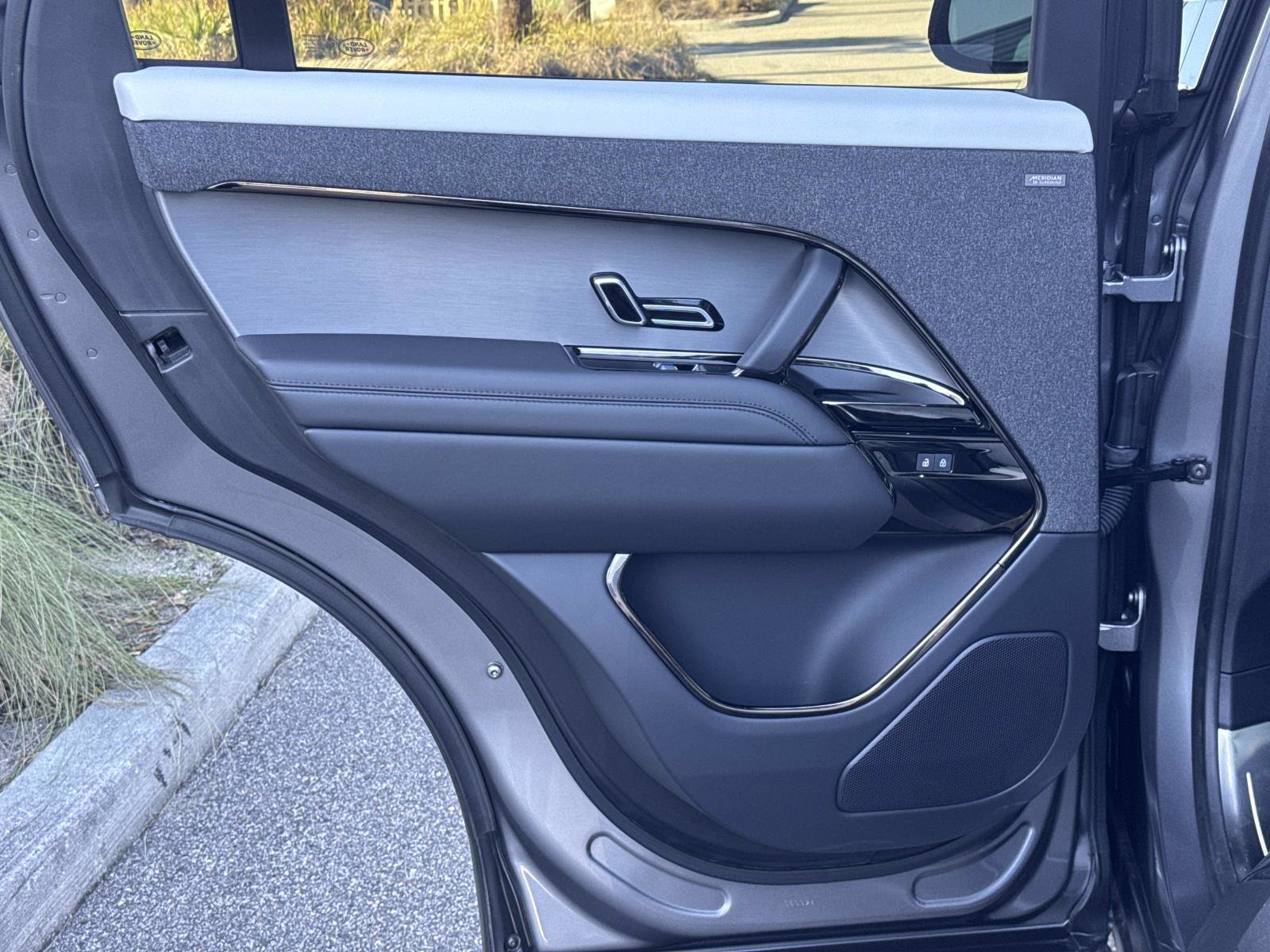 Certified 2025 Land Rover Range Rover Sport Dynamic SE image 13