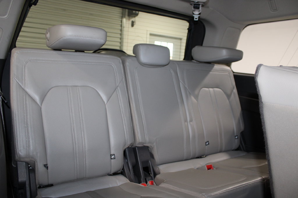 Used 2020 Ford Expedition Limited w/ Equipment Group 301A RWD image 23