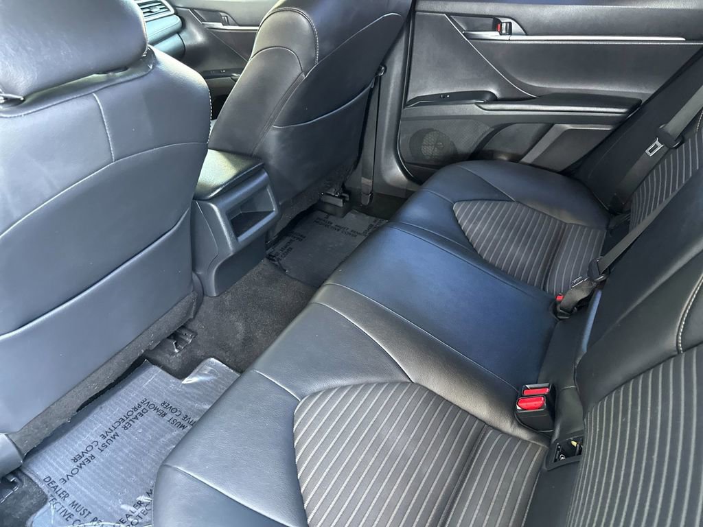 Used 2018 Toyota Camry SE FWD image 11