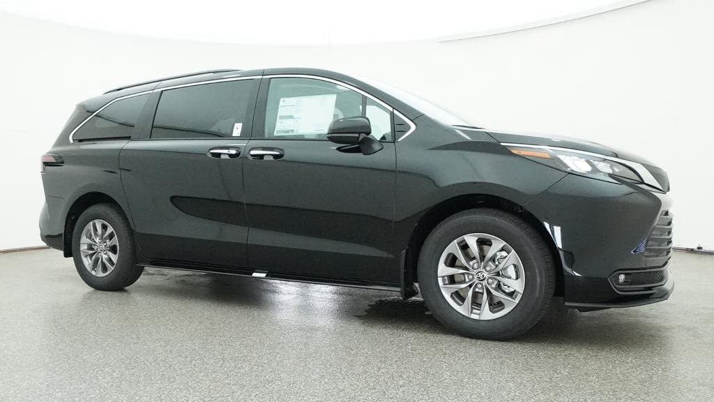 New 2026 Toyota Sienna XLE FWD image 28