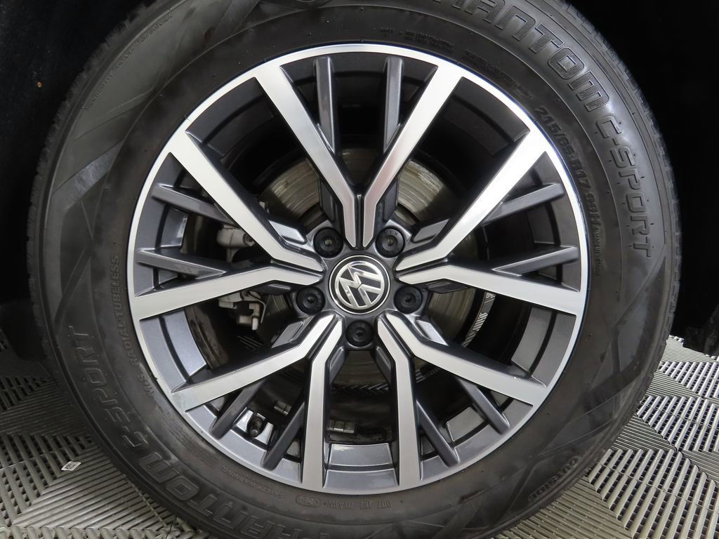 Used 2021 Volkswagen Tiguan S image 31