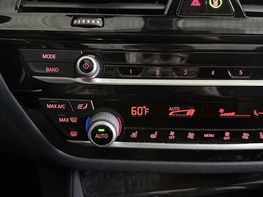 Used 2021 BMW M550i xDrive w/ Premium Package image 36