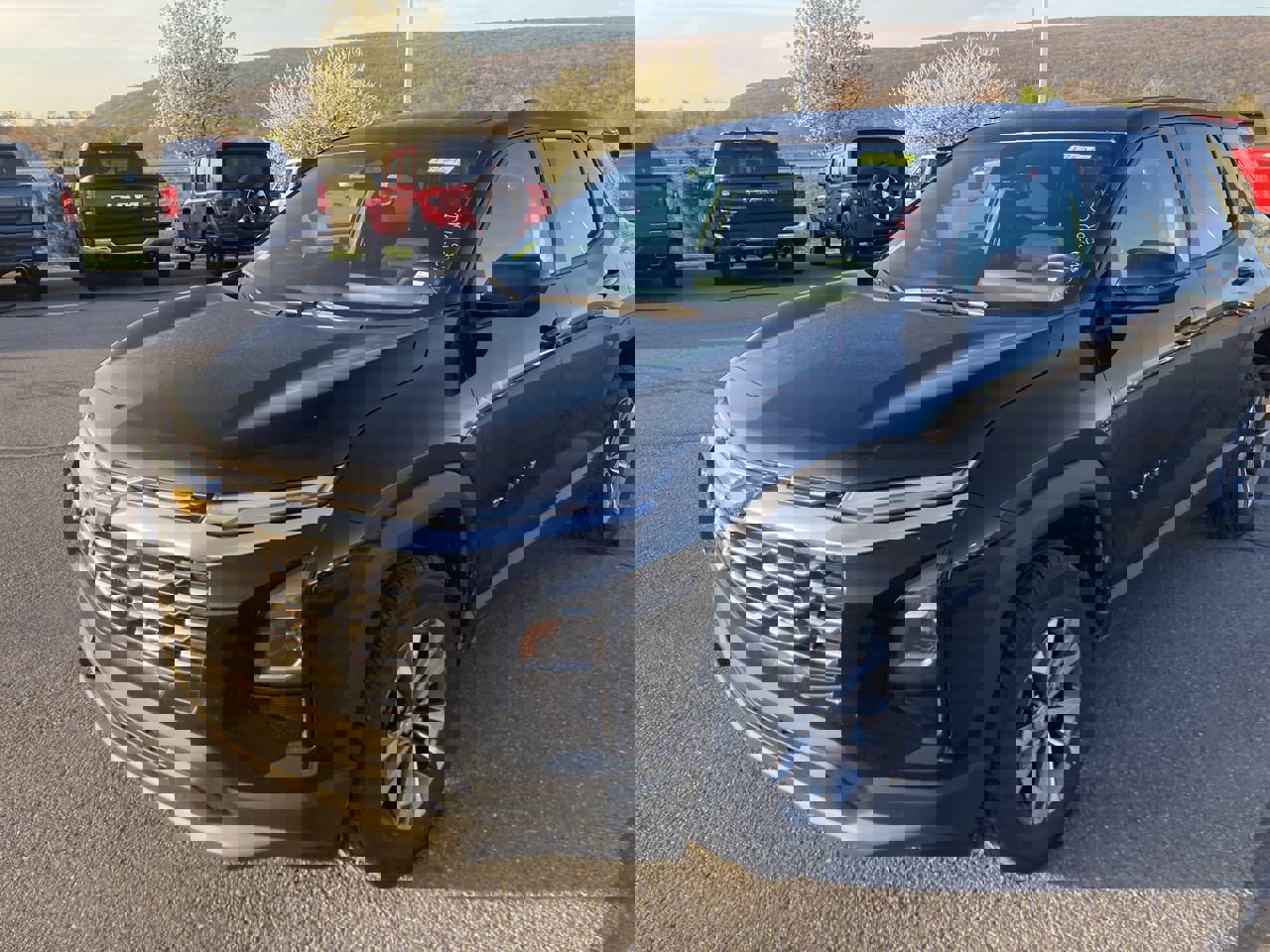 Used 2026 Chevrolet Equinox LT AWD/4WD image 3