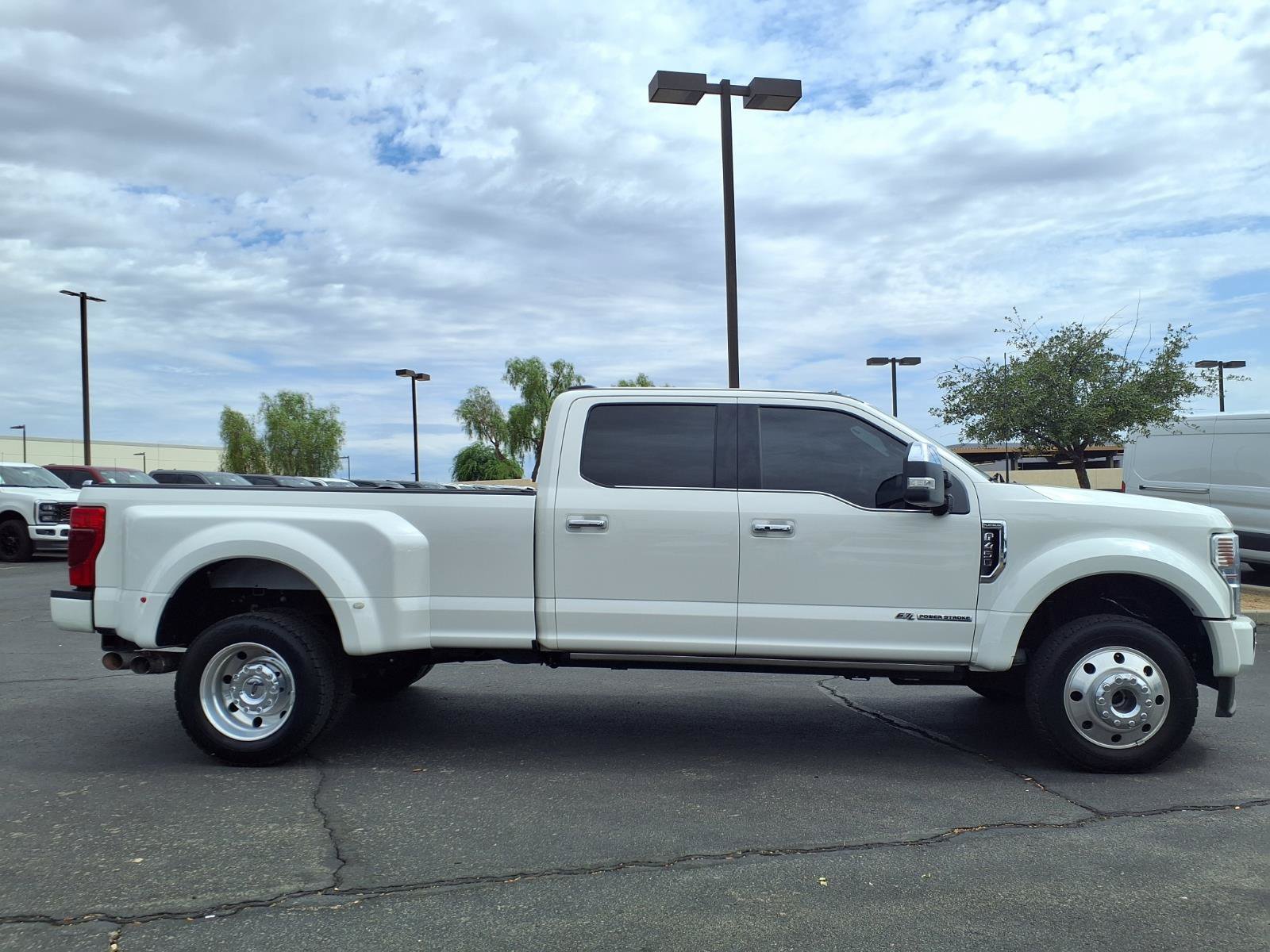 Certified 2022 Ford F450 Platinum w/ FX4 Off-Road Package AWD/4WD image 7