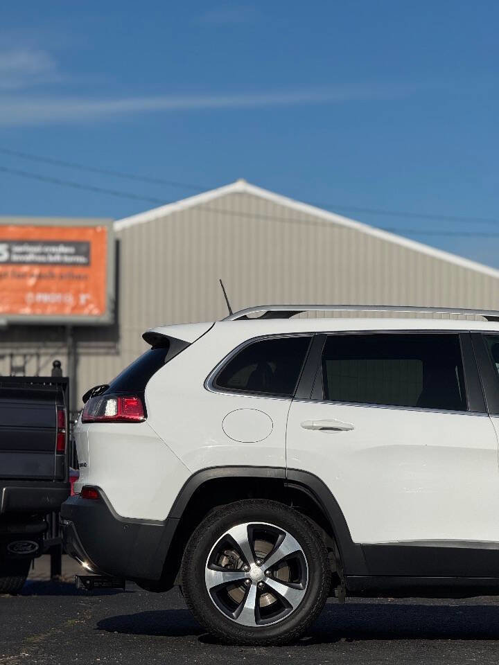 Used 2019 Jeep Cherokee Limited w/ Luxury Group image 16