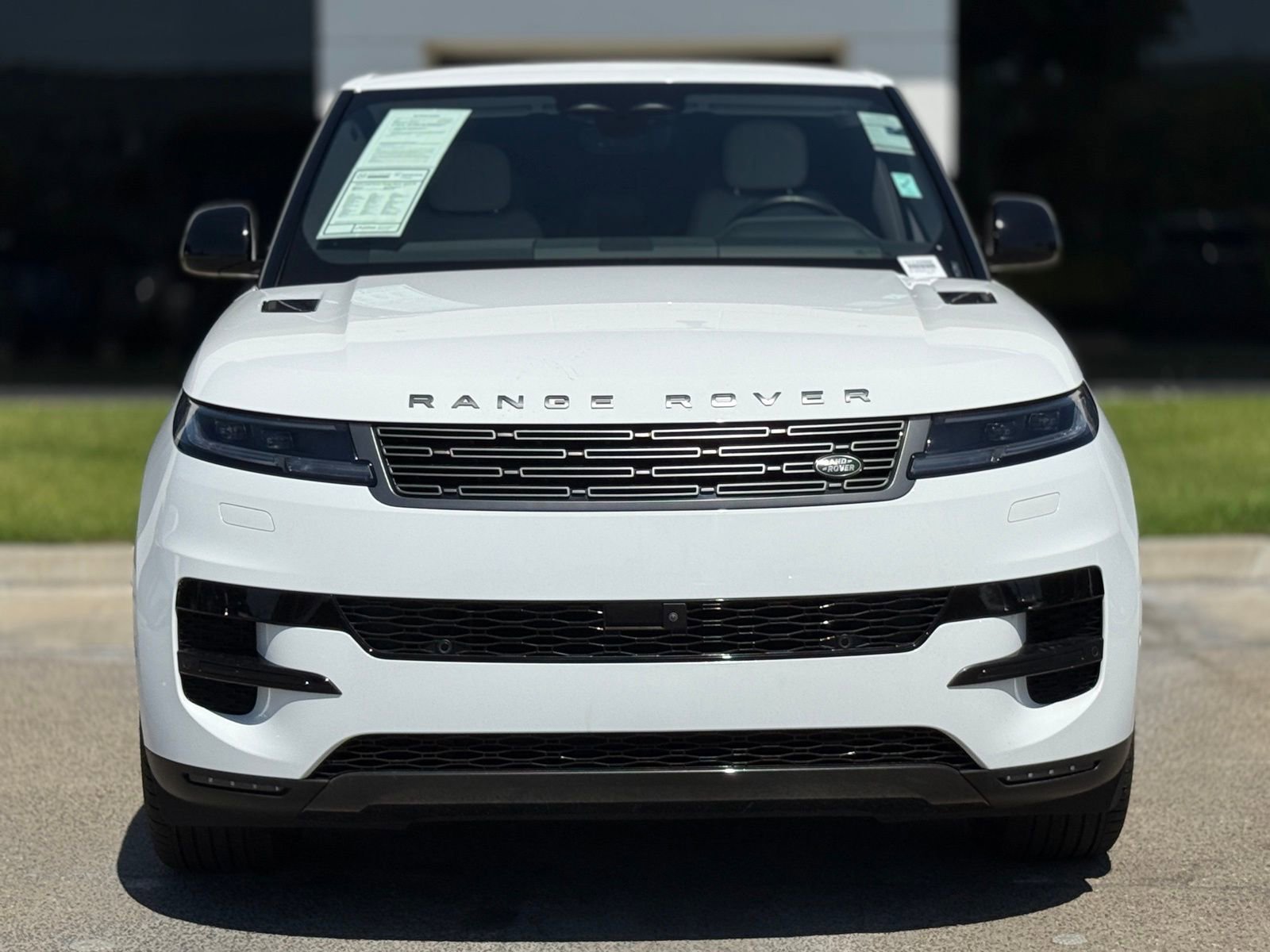 Used 2024 Land Rover Range Rover Sport SE AWD/4WD image 5
