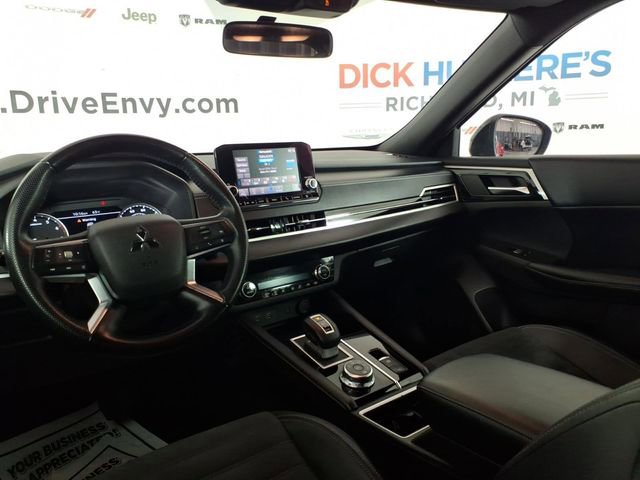 Used 2022 Mitsubishi Outlander SEL Black Edition image 10