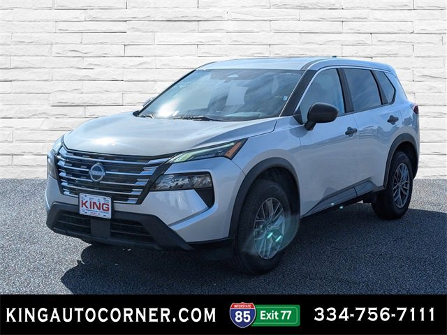 Used 2024 Nissan Rogue S image 1