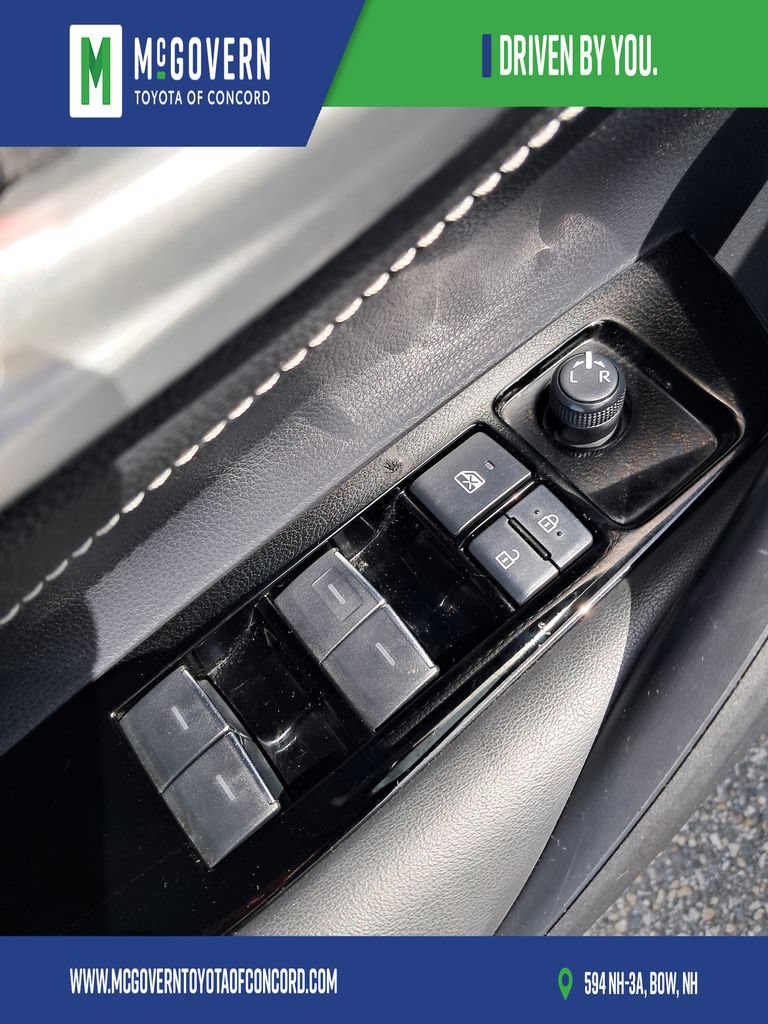 Used 2024 Toyota Corolla SE FWD image 12