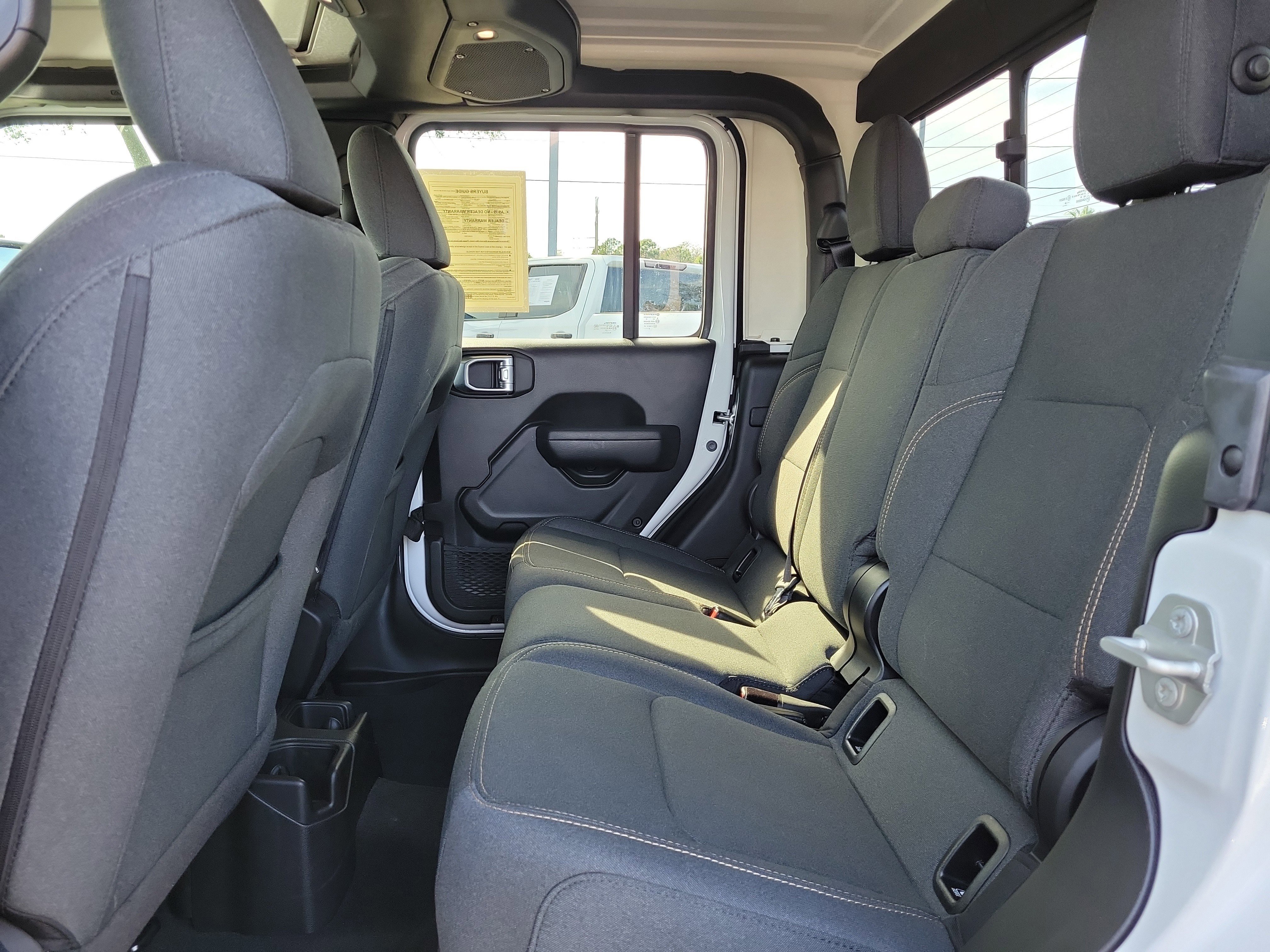 Used 2024 Jeep Gladiator Willys image 16