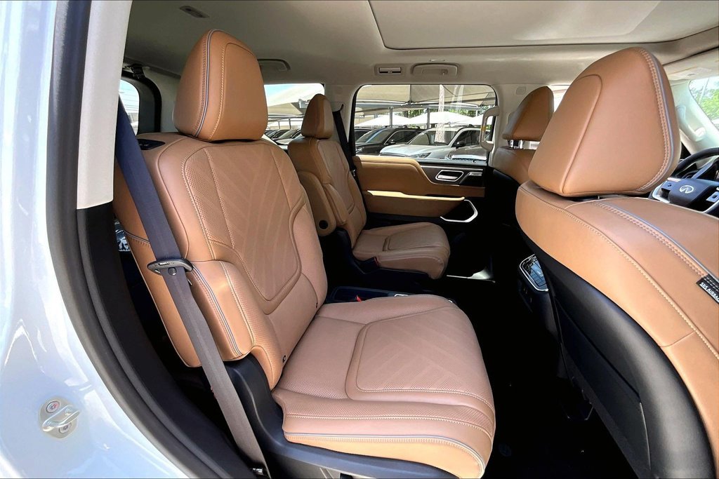 New 2027 INFINITI QX80 Luxe w/ Cargo Package AWD/4WD image 17
