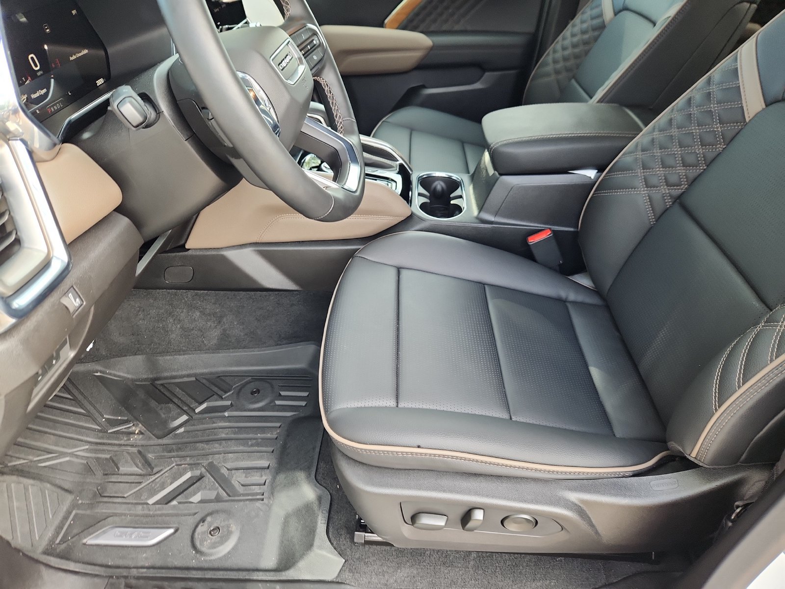 Used 2026 GMC Canyon Denali AWD/4WD image 10