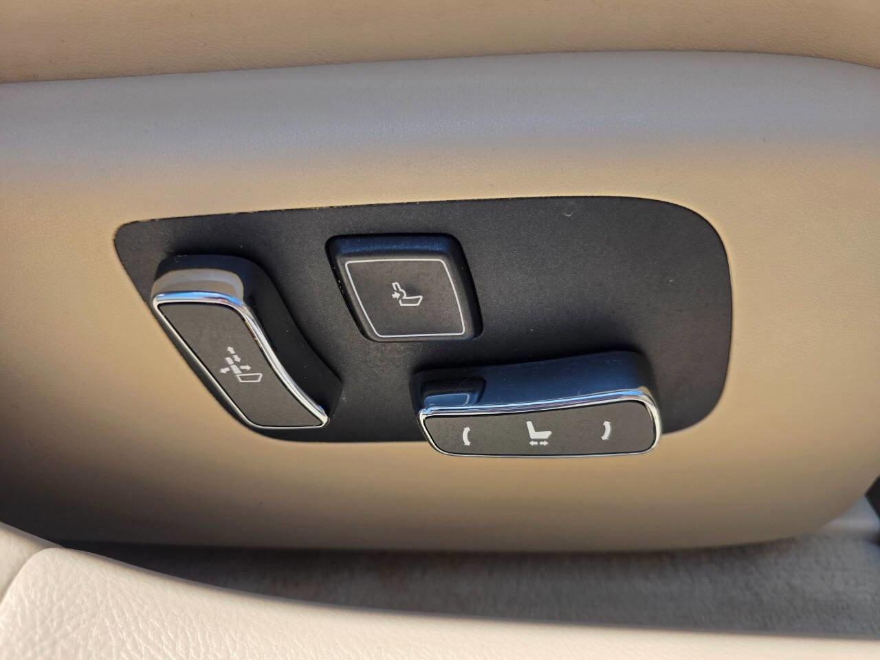Used 2014 Lexus LS 460 w/ Comfort Package RWD image 41