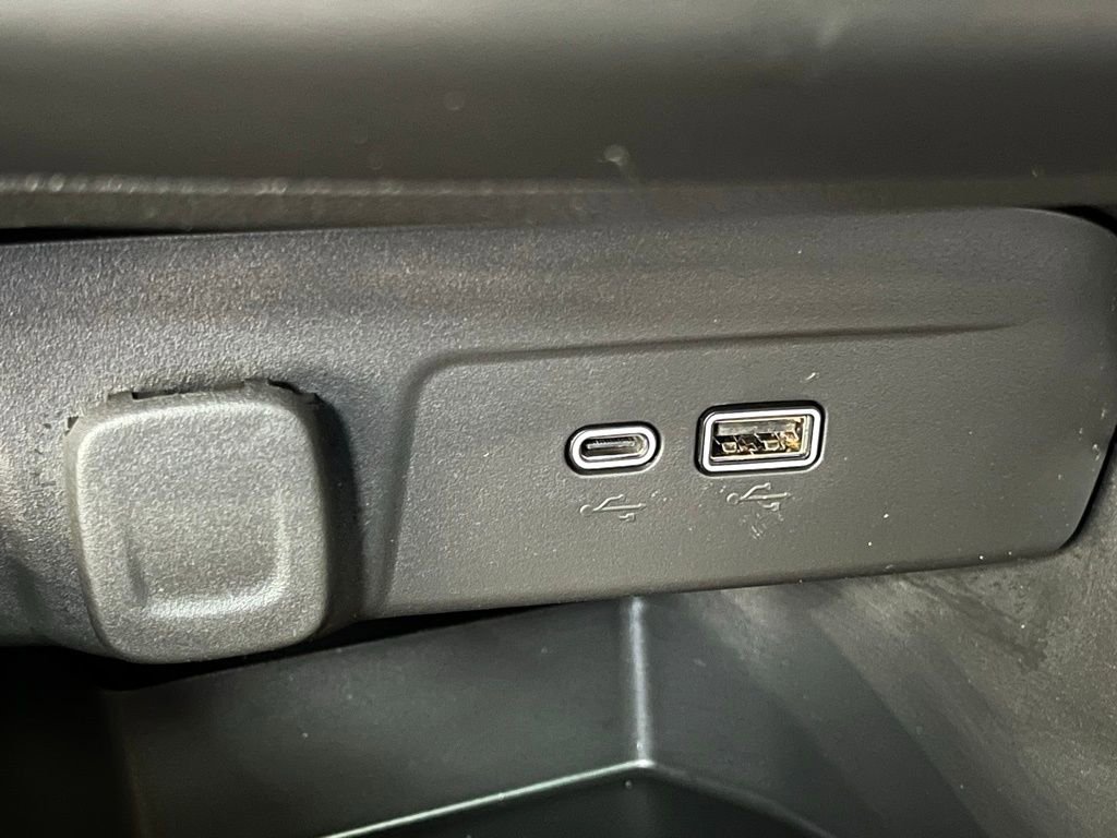 Used 2026 Chevrolet Trax RS w/ Sunroof Package image 24