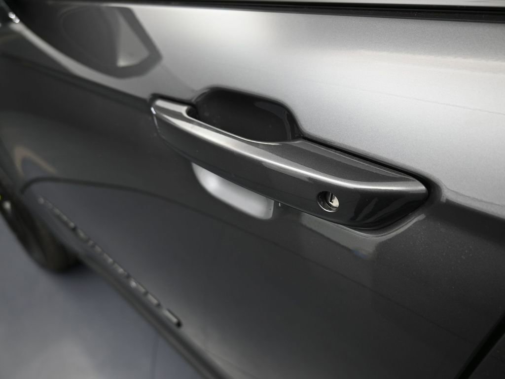 New 2025 Jeep Grand Cherokee Altitude image 27