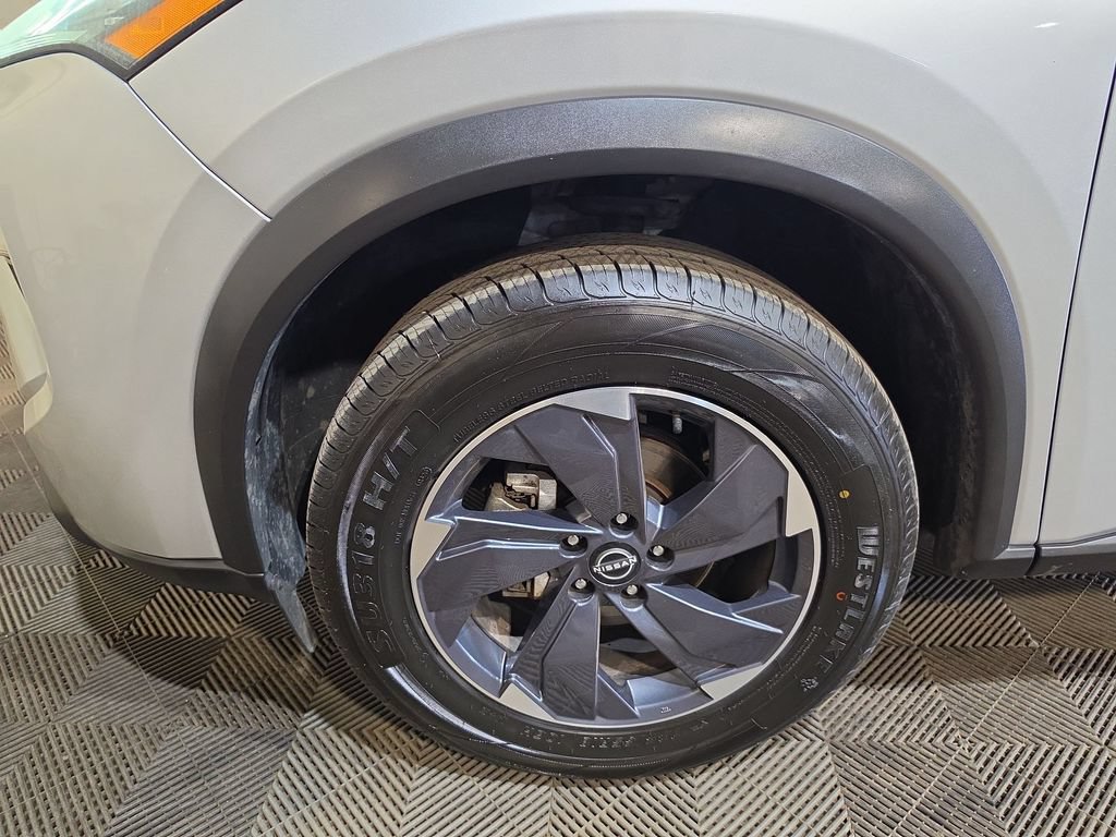 Used 2024 Nissan Rogue SV FWD image 18