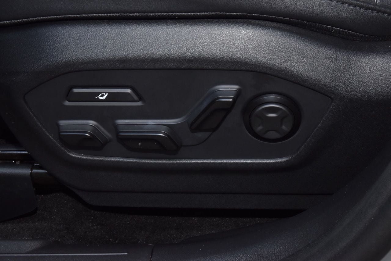 Used 2025 Hyundai Santa Fe Calligraphy AWD/4WD image 35