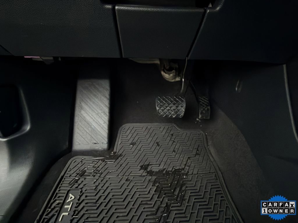 Used 2024 Volkswagen Atlas SE image 28