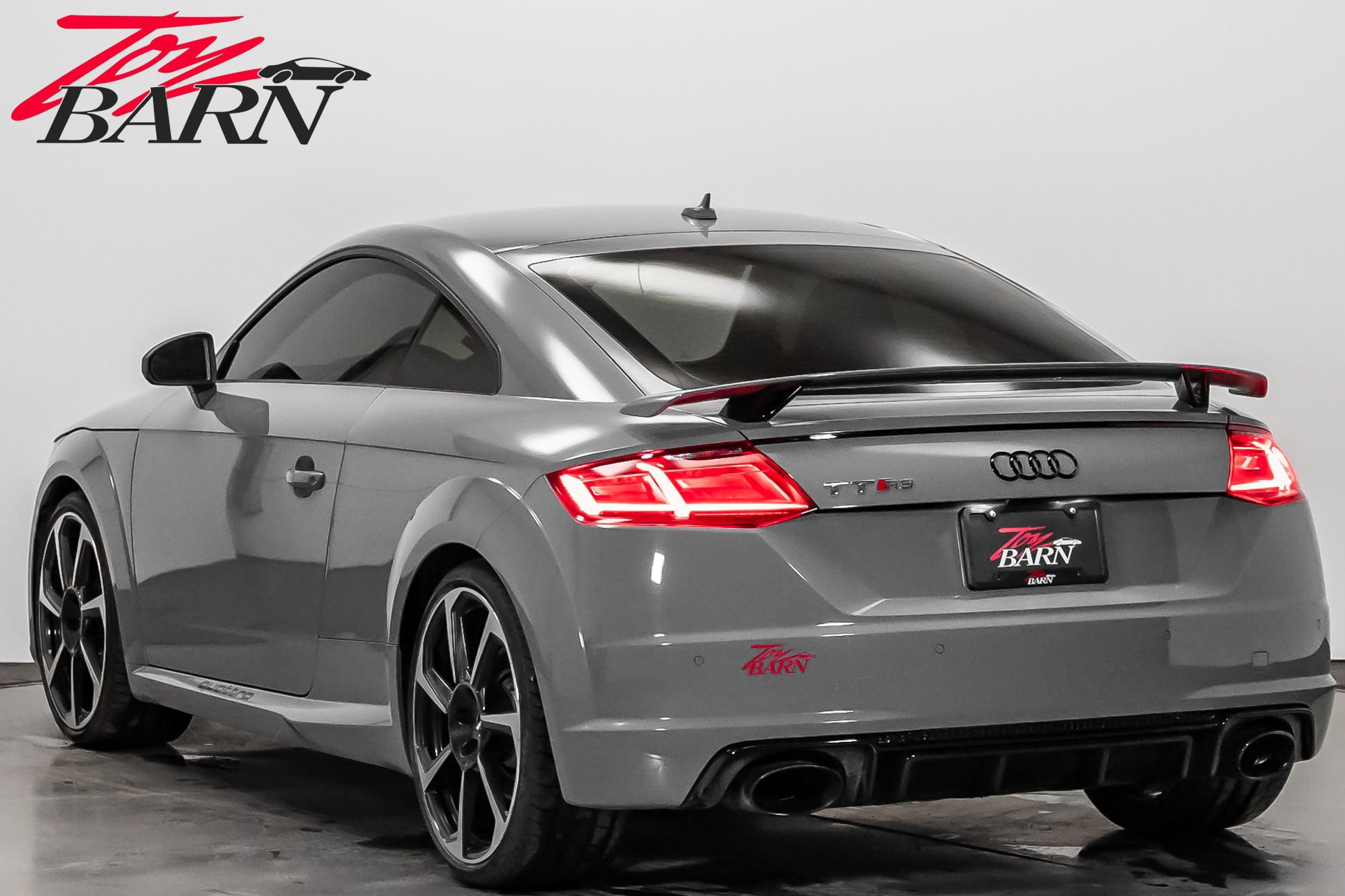 Used 2018 Audi TT RS w/ Technology Package image 3
