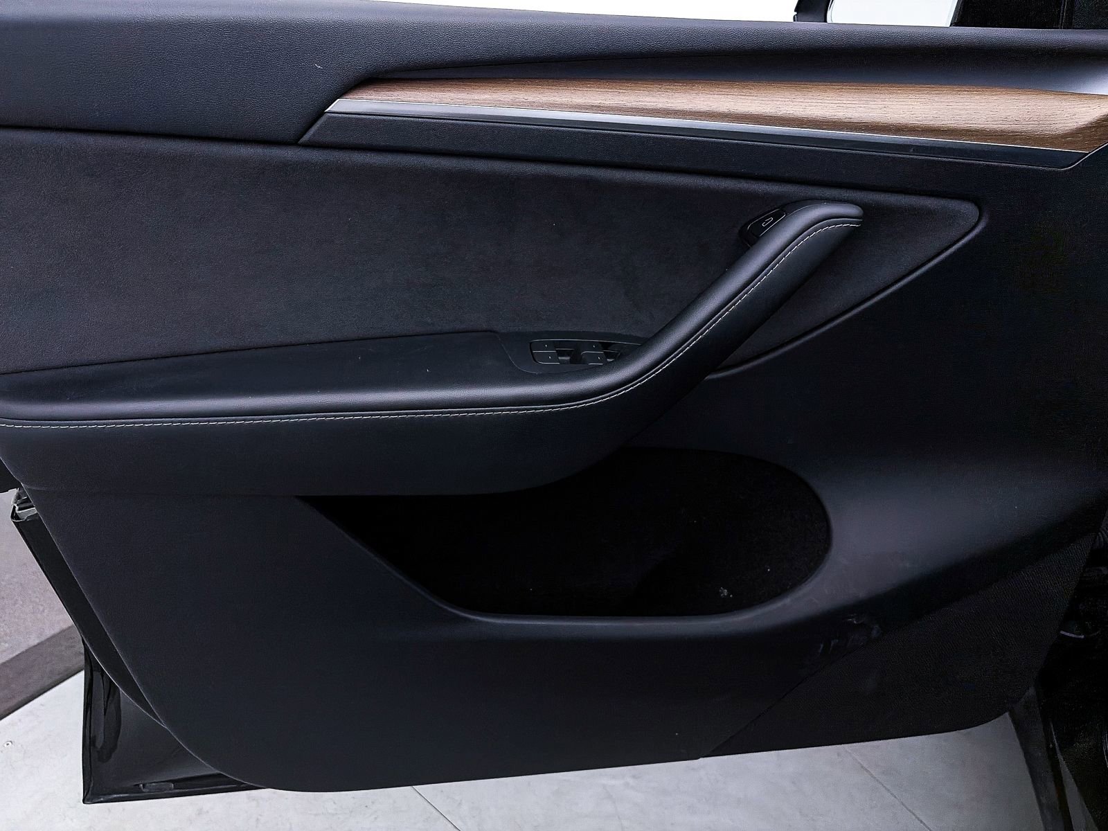 Used 2023 Tesla Model Y Long Range image 16