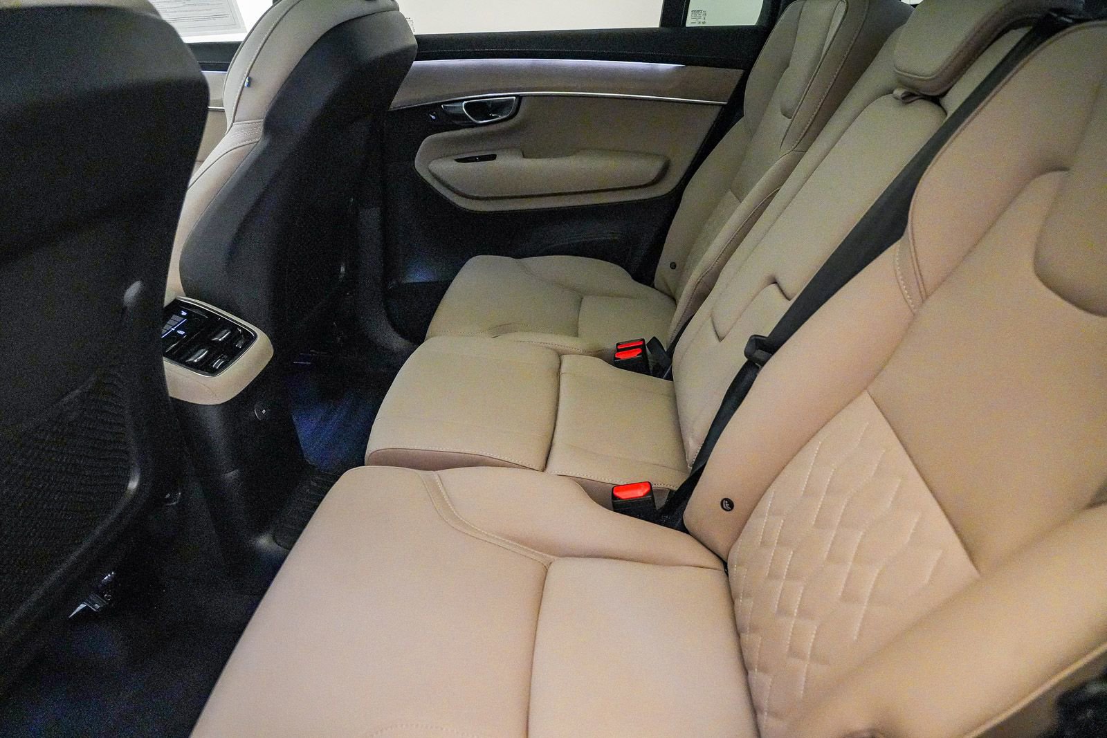 Certified 2026 Volvo XC90 T8 Plus w/ Protection Package Premier AWD/4WD image 20