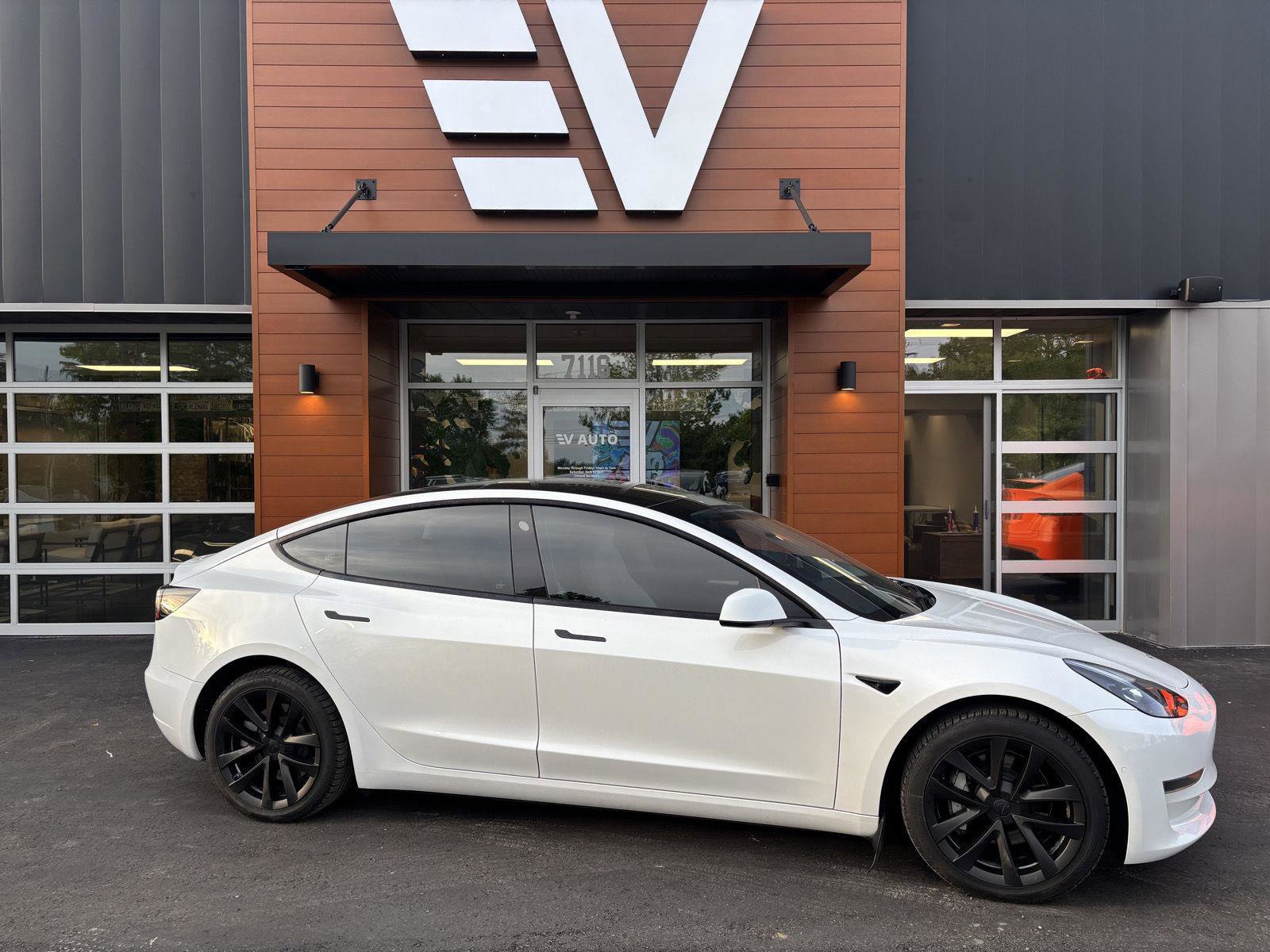 Used 2022 Tesla Model 3 Long Range AWD/4WD image 1