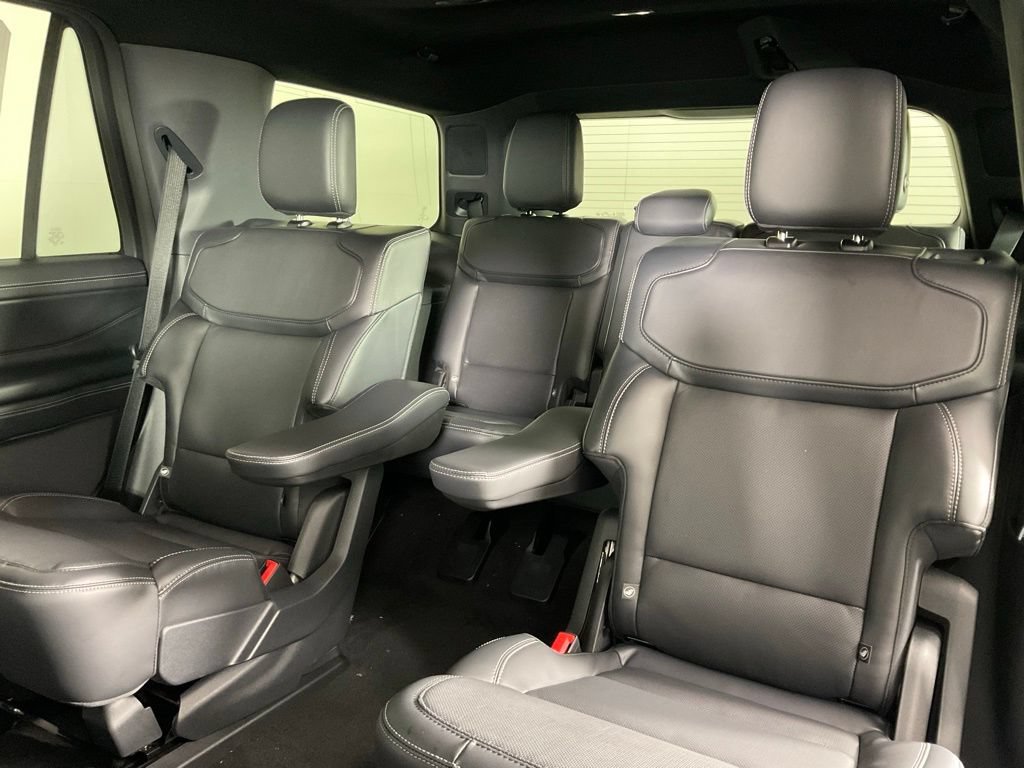 New 2026 Ford Expedition Platinum w/ Stealth Appearance Package AWD/4WD image 16