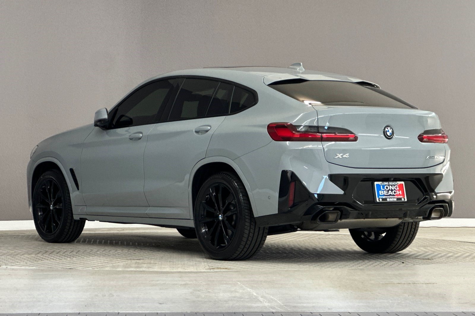 Certified 2025 BMW X4 xDrive30i w/ Premium Package AWD/4WD image 3
