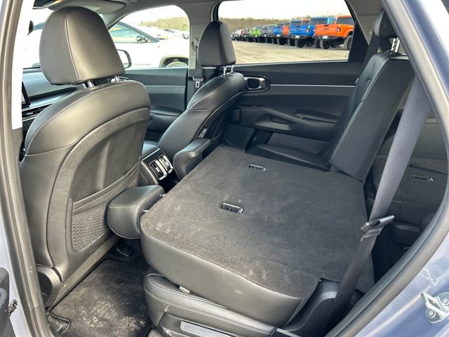 Used 2024 Kia Sorento S image 38
