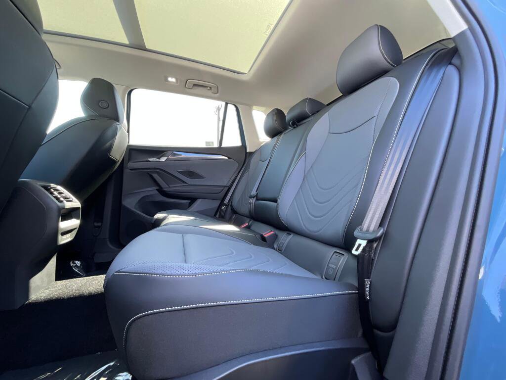 New 2026 Volkswagen Tiguan SE image 13