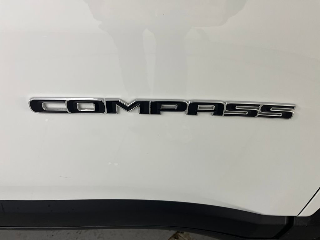 Used 2025 Jeep Compass Limited image 52