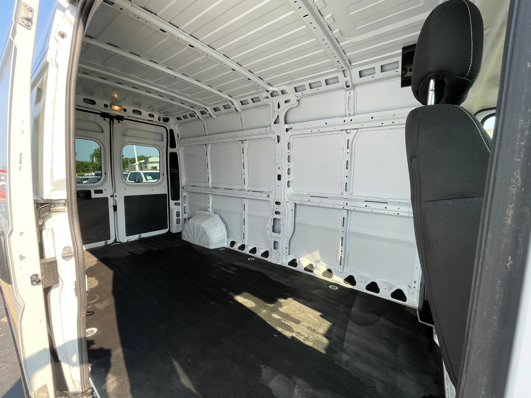 Used 2025 RAM ProMaster 2500 w/ Convenience Group FWD image 26
