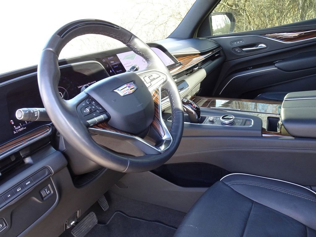 Certified 2024 Cadillac Escalade ESV Premium Luxury image 13