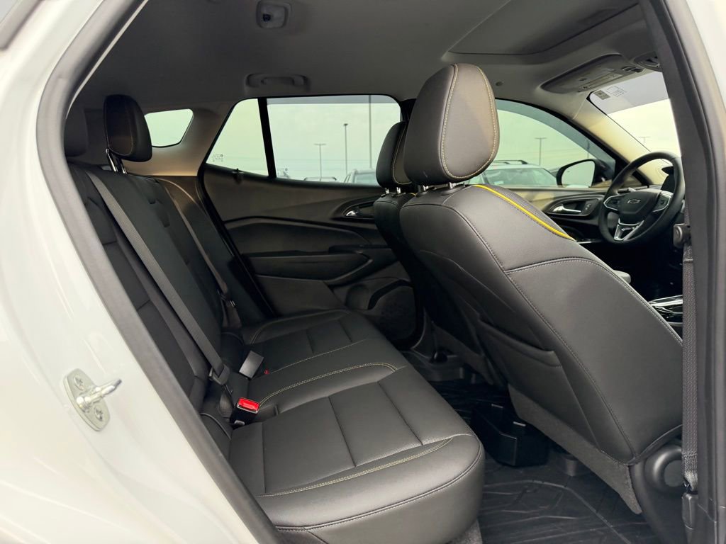 Used 2025 Chevrolet Trax ACTIV w/ Sunroof Package image 18