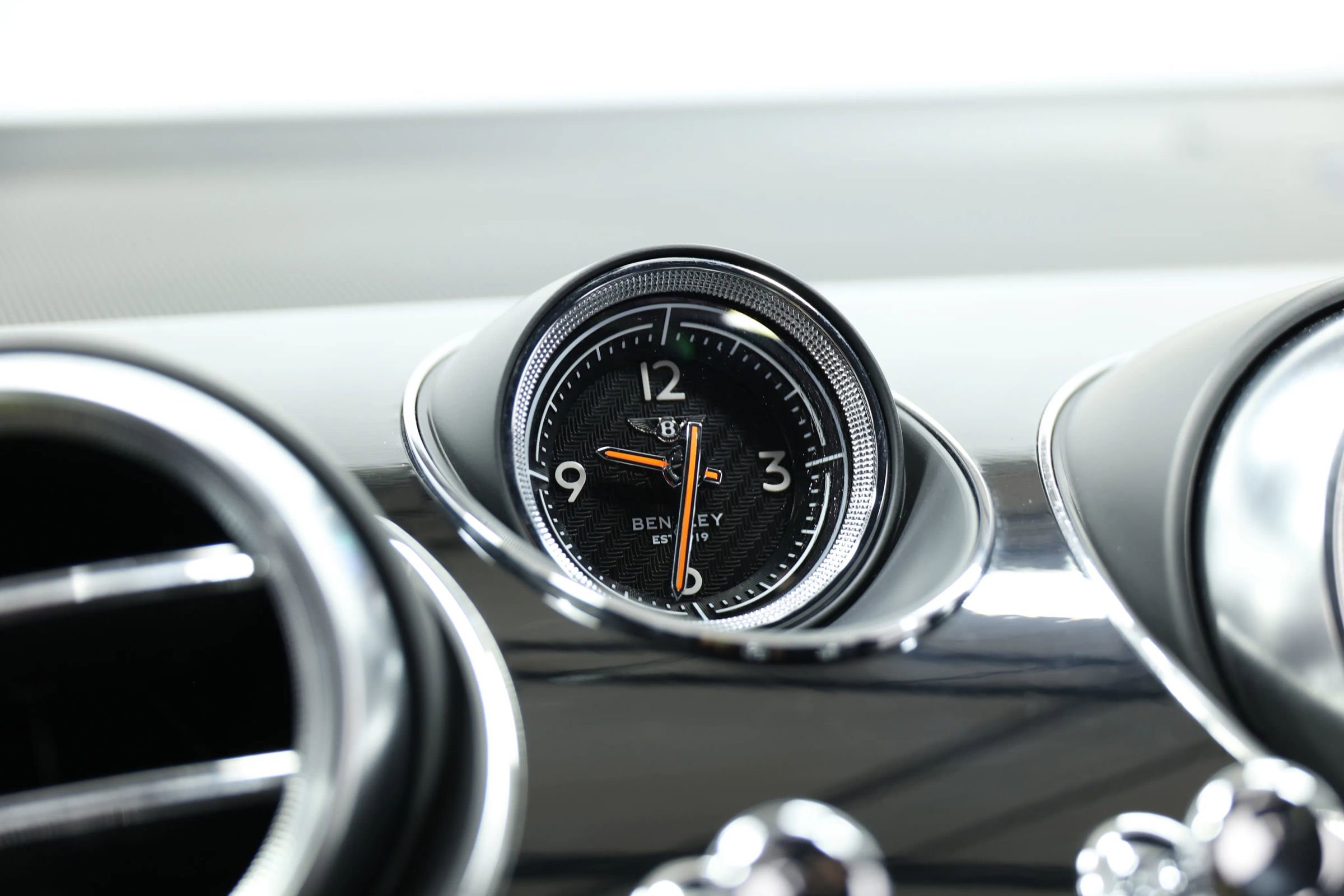 Used 2019 Bentley Bentayga AWD/4WD image 34